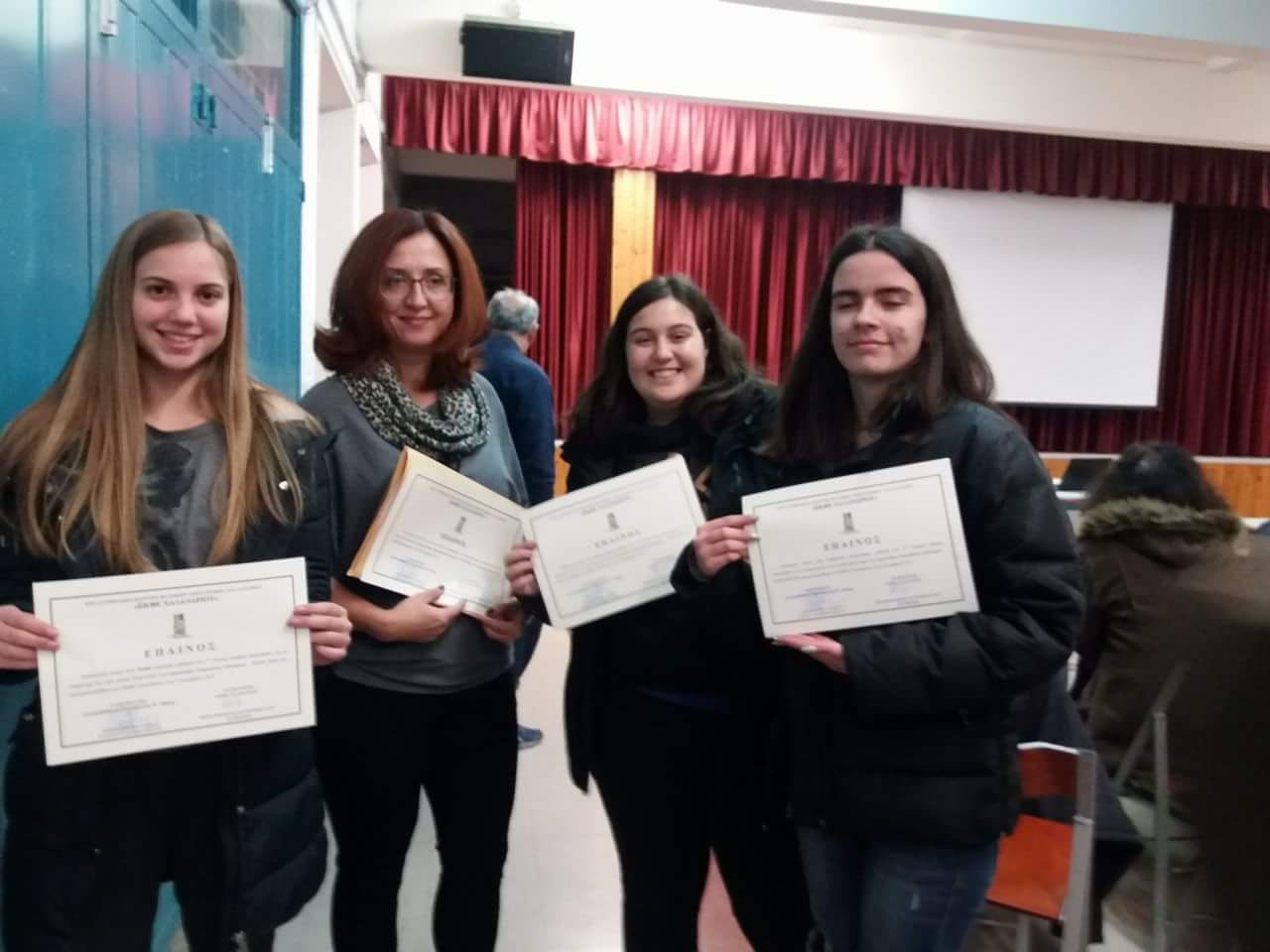 received 1538976652804345 2